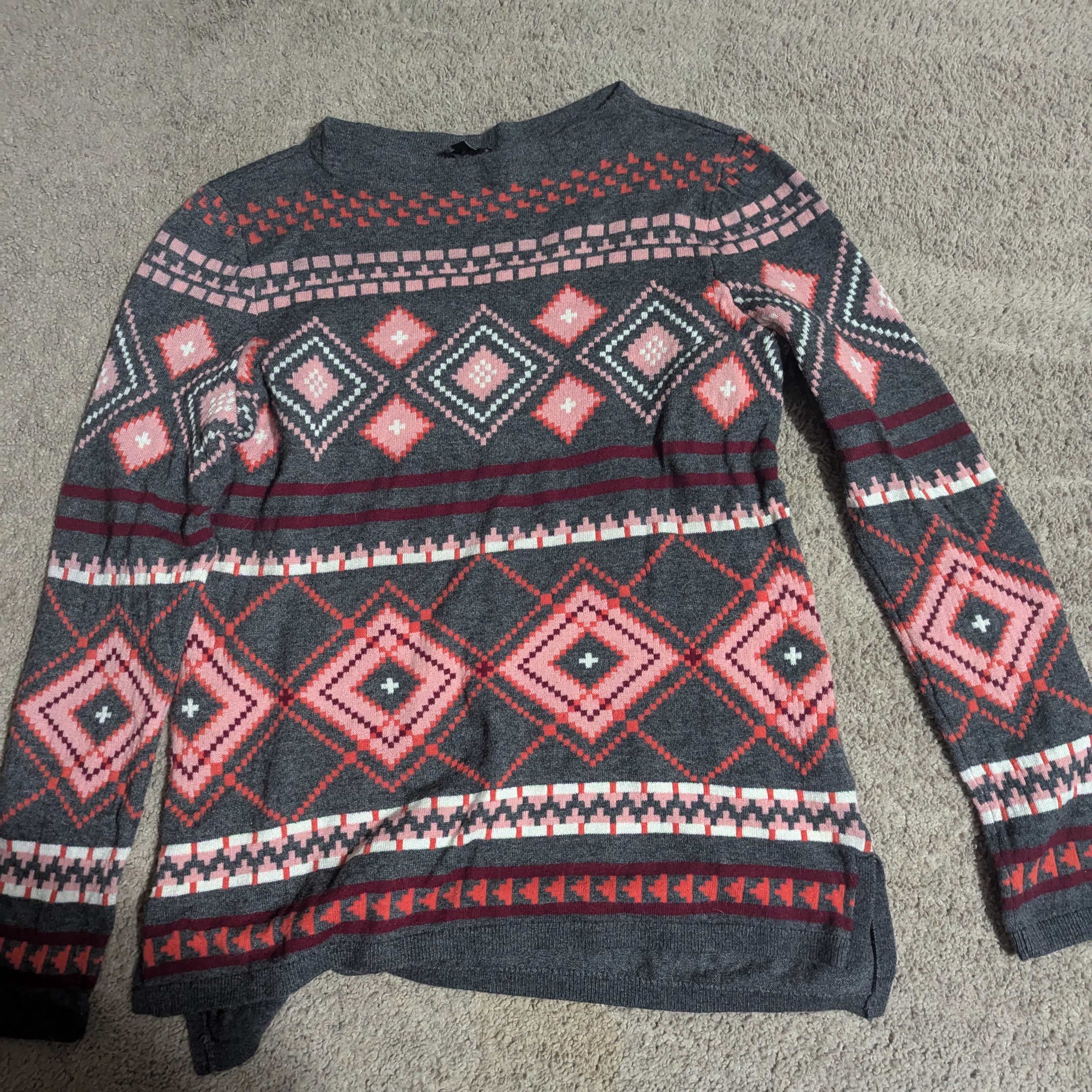 Women's Geometric Pattern Sweater - Gray And Pink